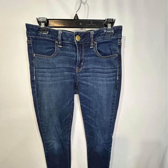 American Eagle super stretch jegging. Size 8. New condition. - Picture 2 of 9